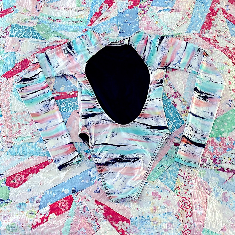 ๐ Reef Surfsuit ๐ - Picture 2 of 2